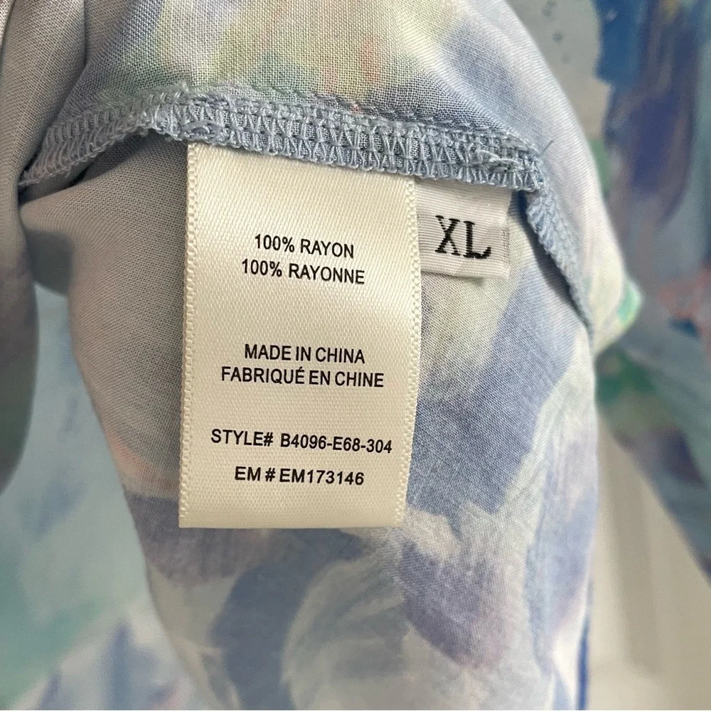 Bella Dahl Hidden Placket Button Up Blouse Painterly Floral. 14